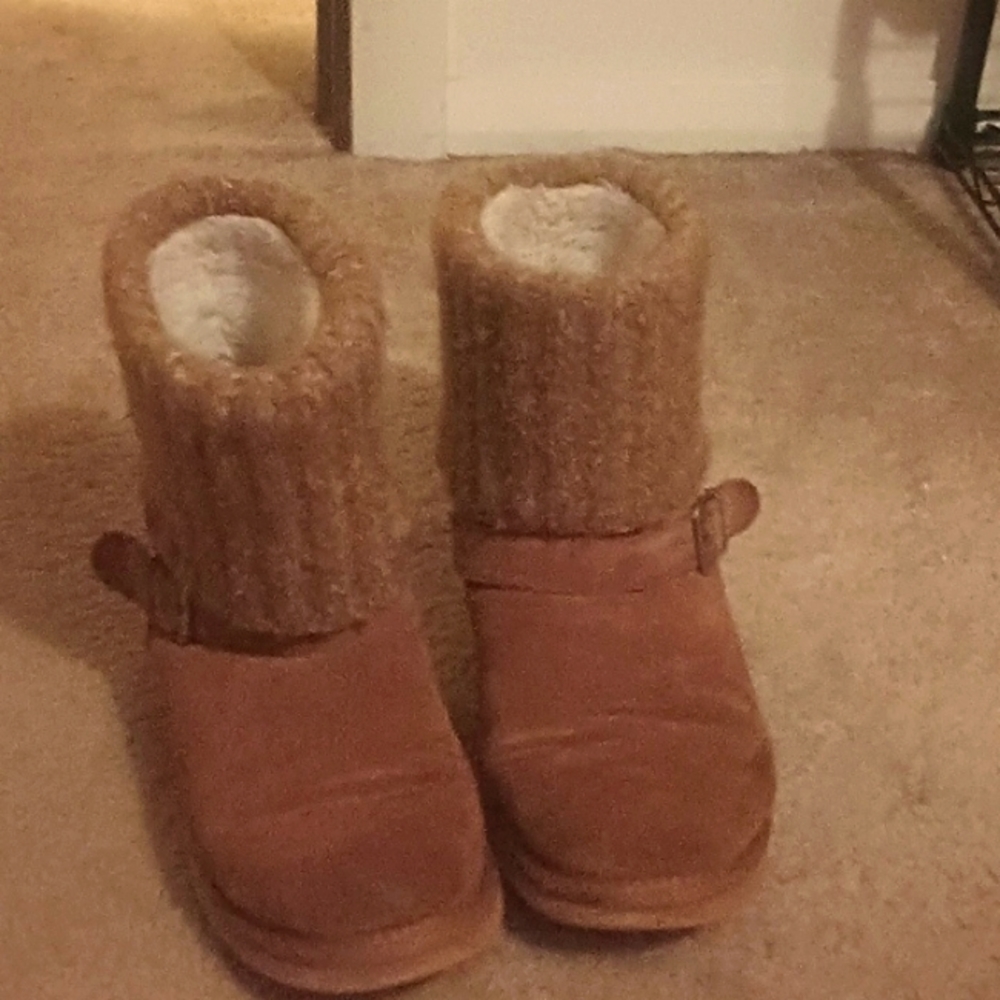 UGG like boots